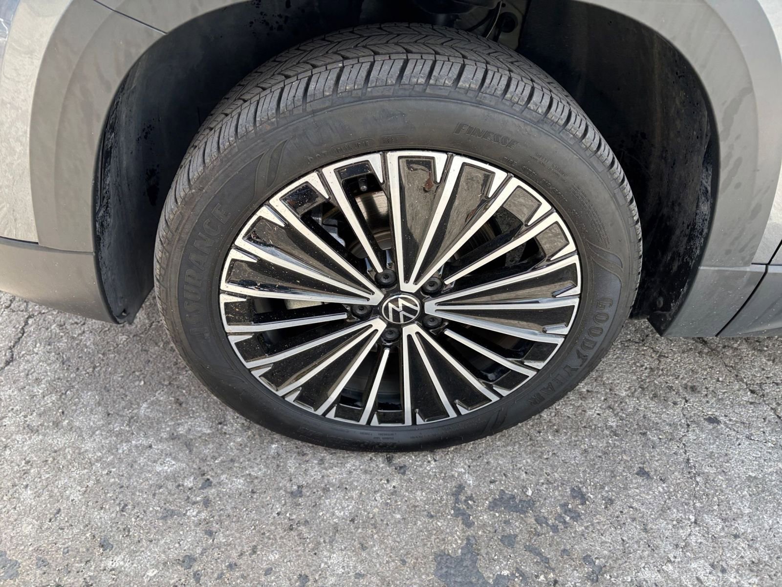 Thumbnail: 2025 Volkswagen Taos - 25