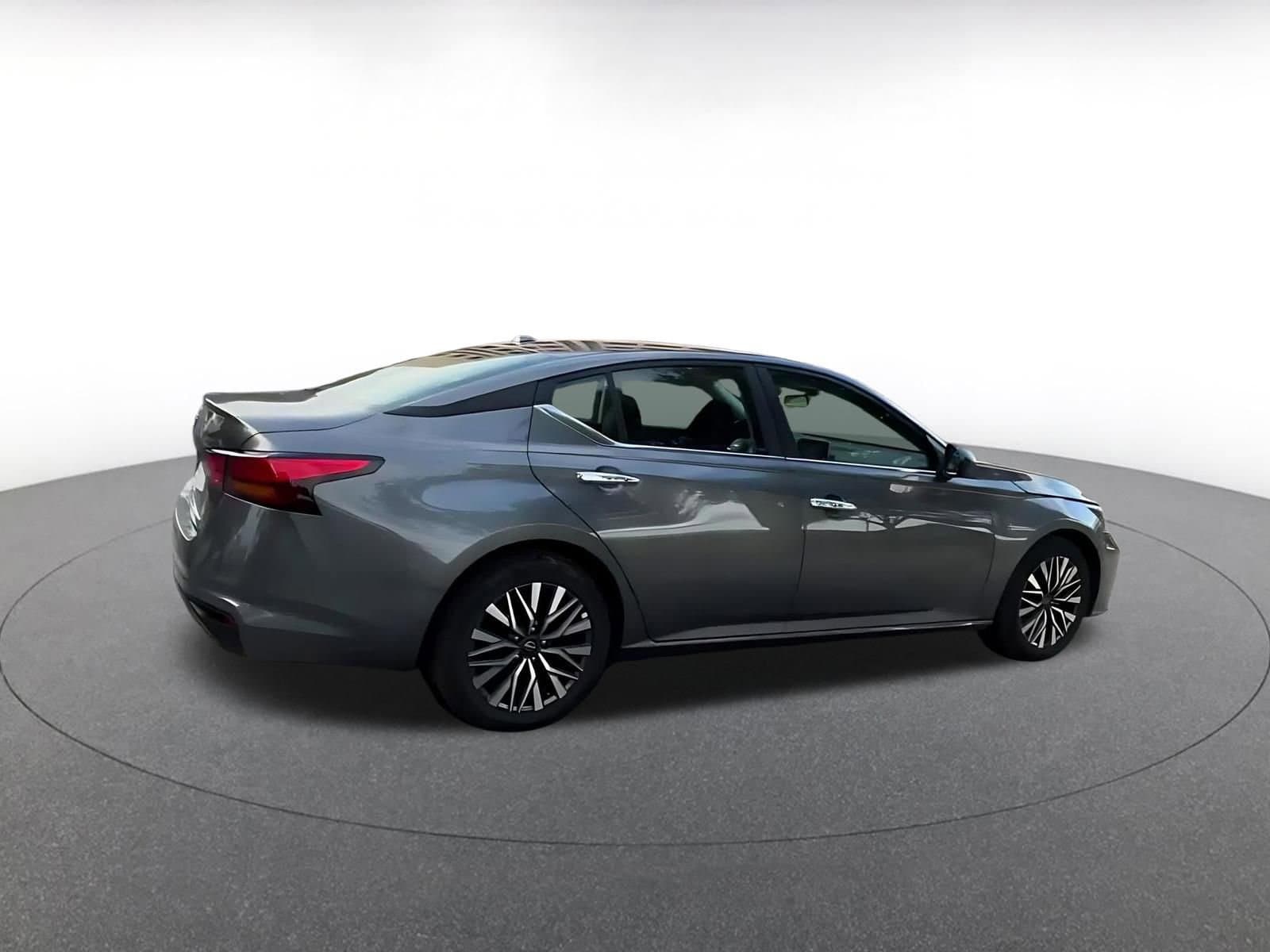 Thumbnail: 2025 Nissan Altima - 13