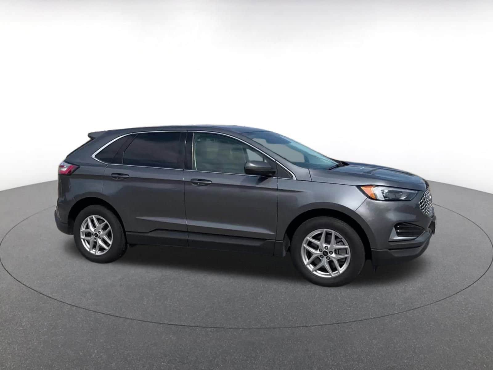 Thumbnail: 2023 Ford Edge - 2