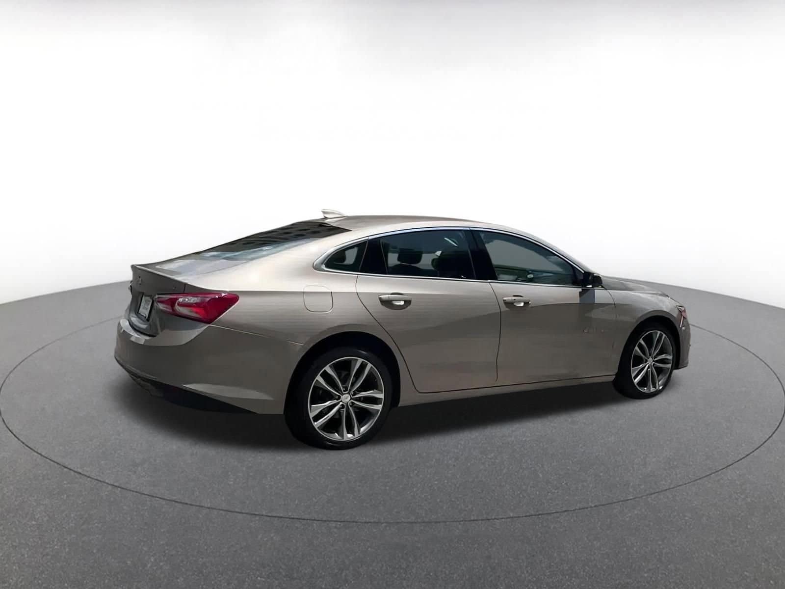 Thumbnail: 2024 Chevrolet Malibu - 11