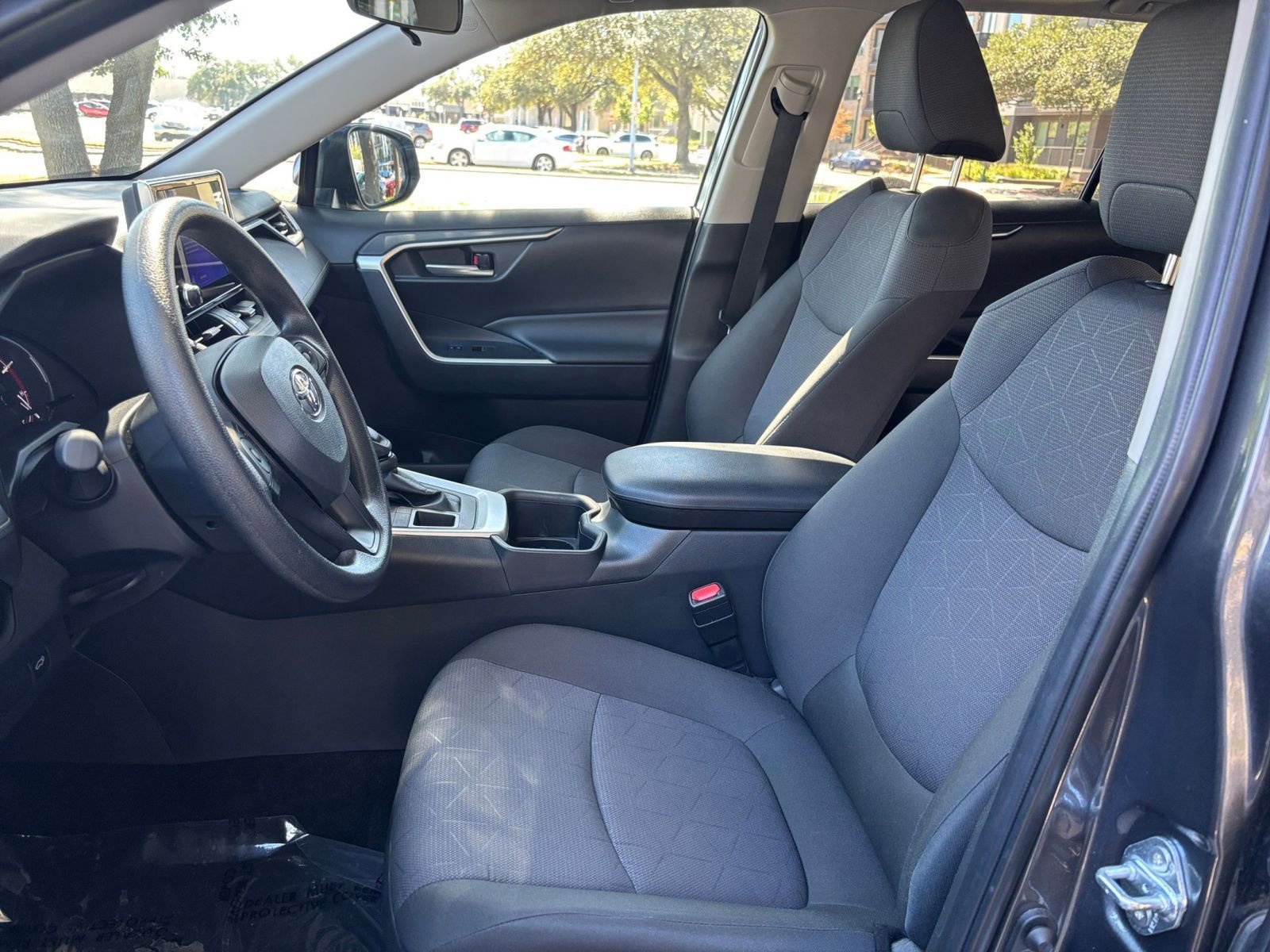 Thumbnail: 2025 Toyota RAV4 - 30