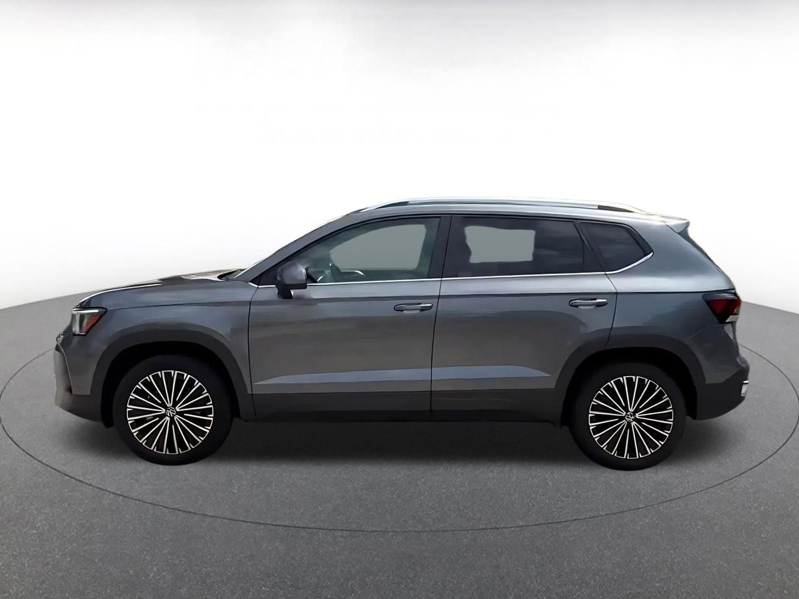 Thumbnail: 2025 Volkswagen Taos - 10