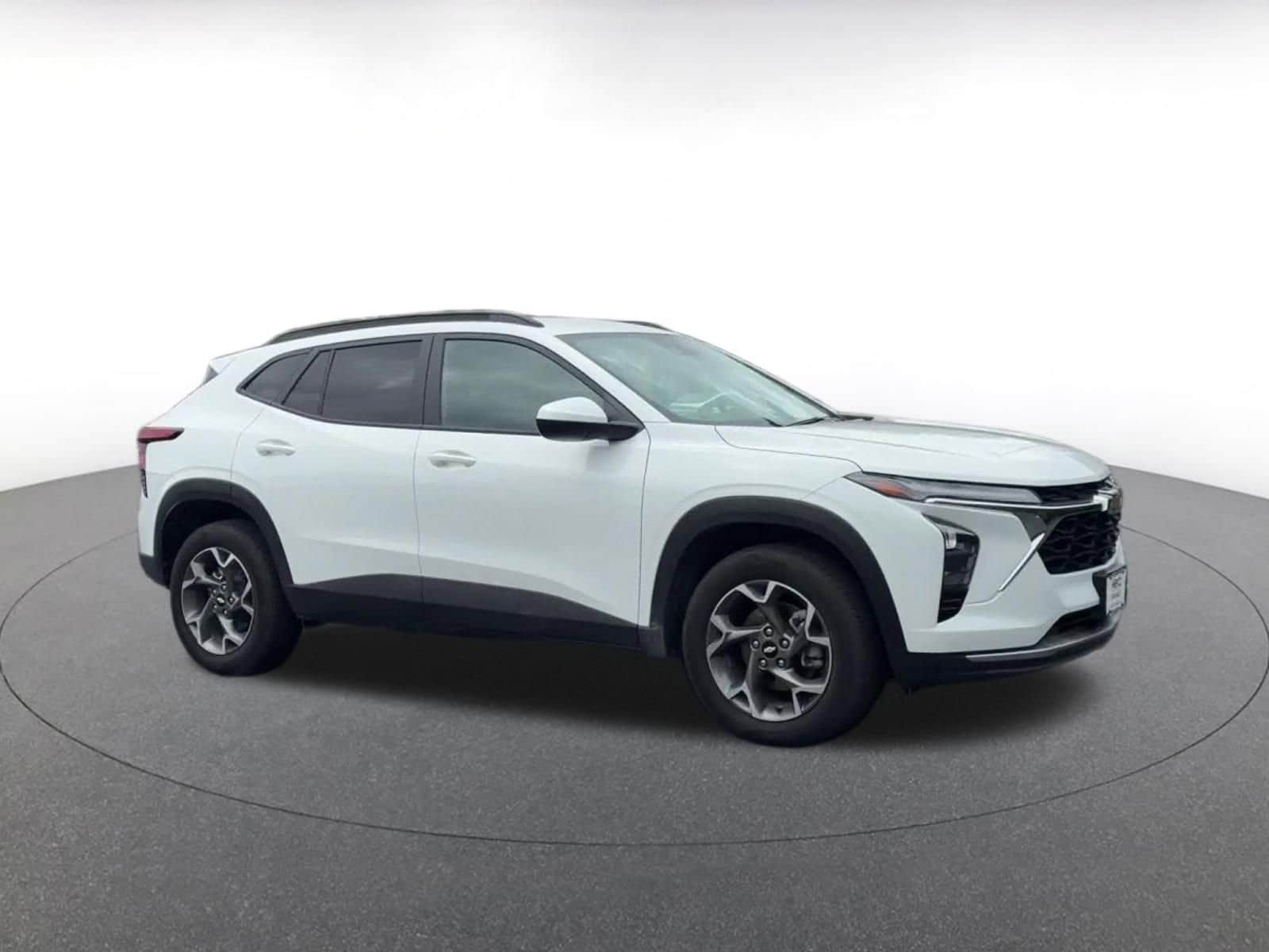Thumbnail: 2025 Chevrolet Trax - 2