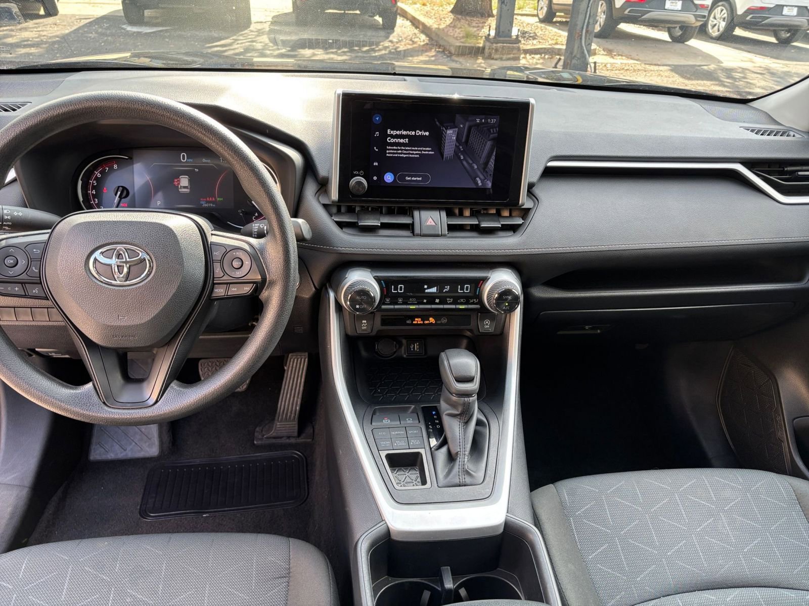 Thumbnail: 2025 Toyota RAV4 - 27