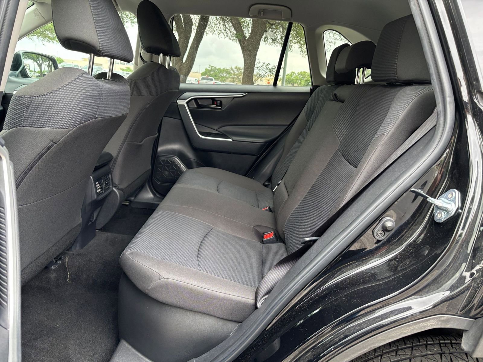 Thumbnail: 2025 Toyota RAV4 - 21