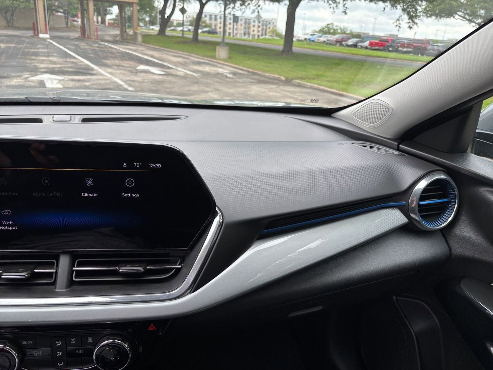 Thumbnail: 2025 Chevrolet Trax - 30