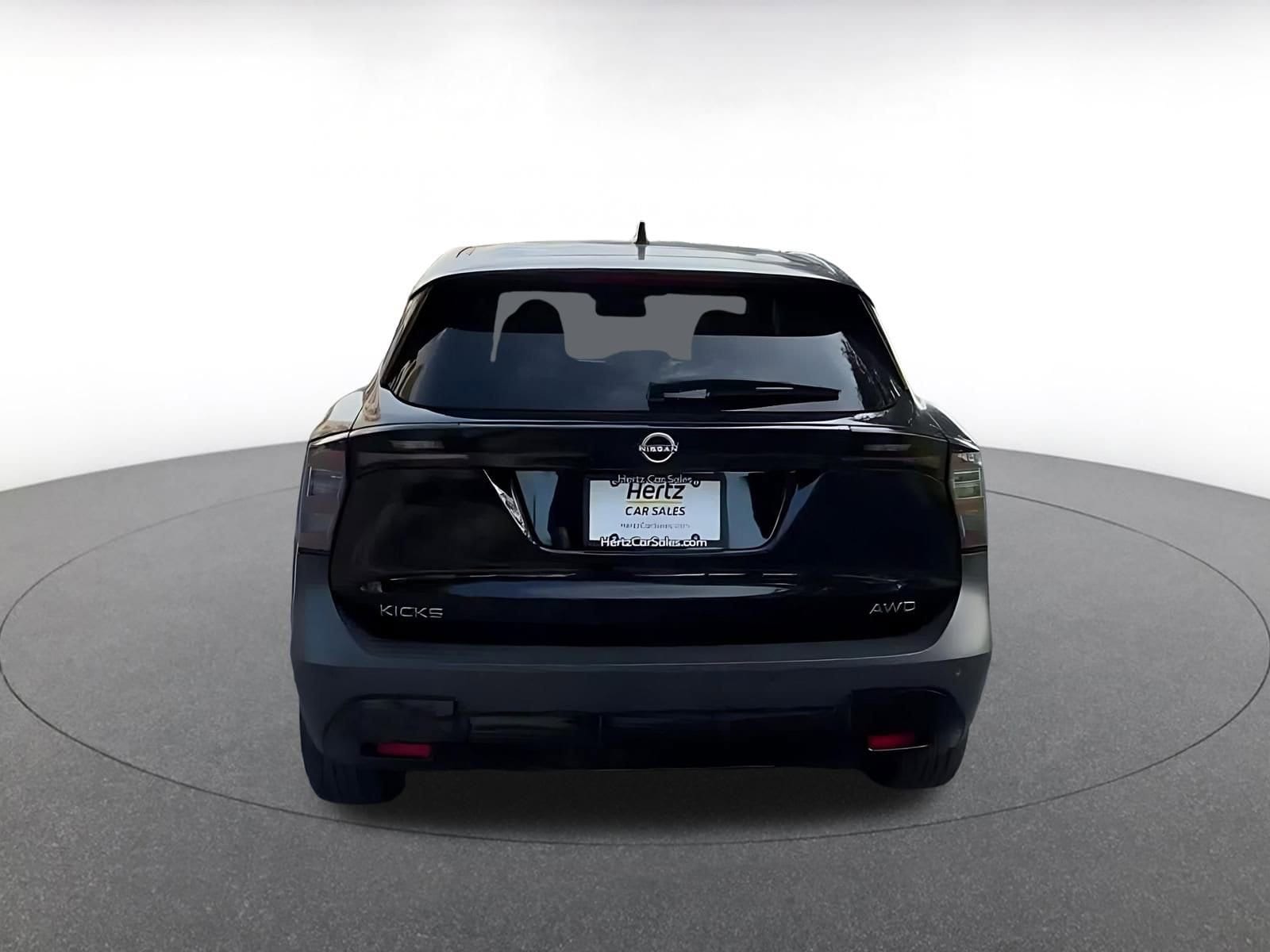 Thumbnail: 2025 Nissan Kicks - 12