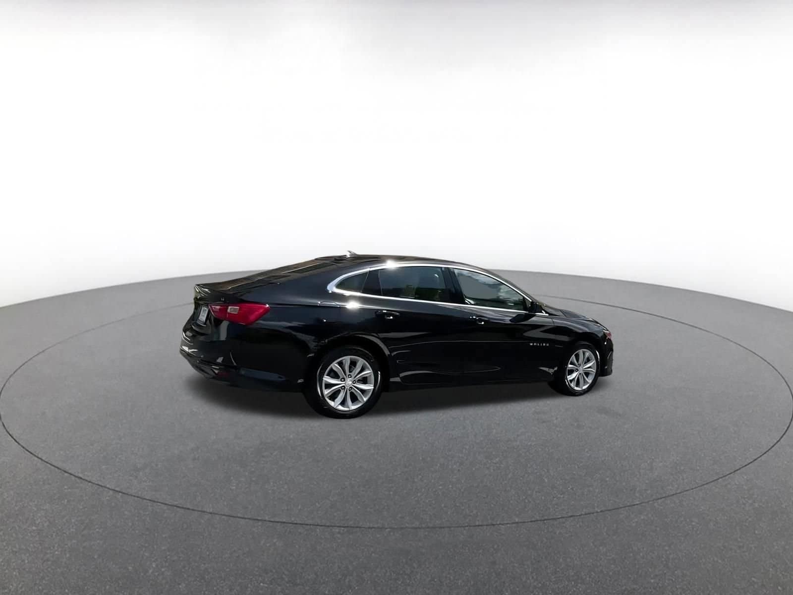 Thumbnail: 2024 Chevrolet Malibu - 10