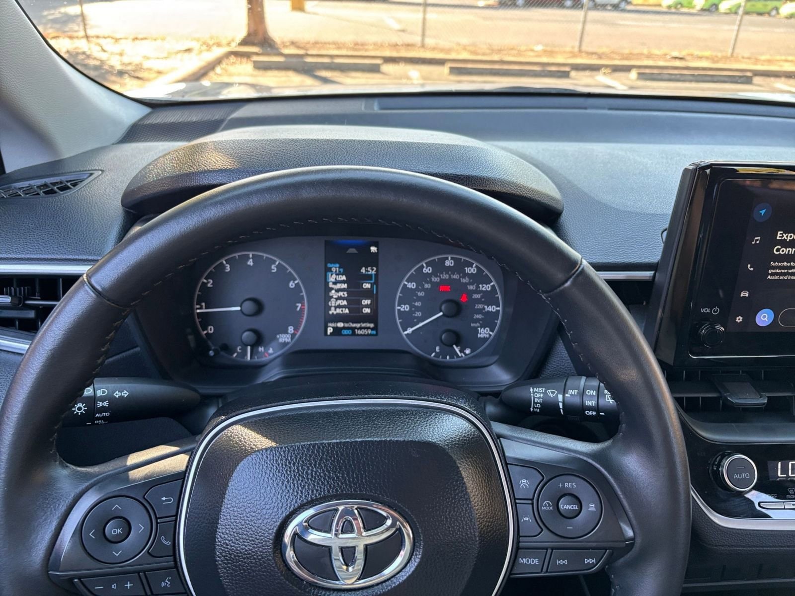 Thumbnail: 2025 Toyota Corolla Cross - 28