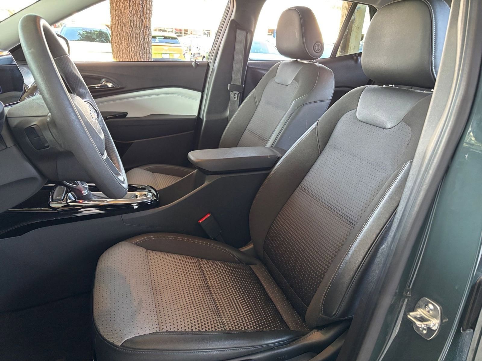 Thumbnail: 2025 Chevrolet Trax - 21