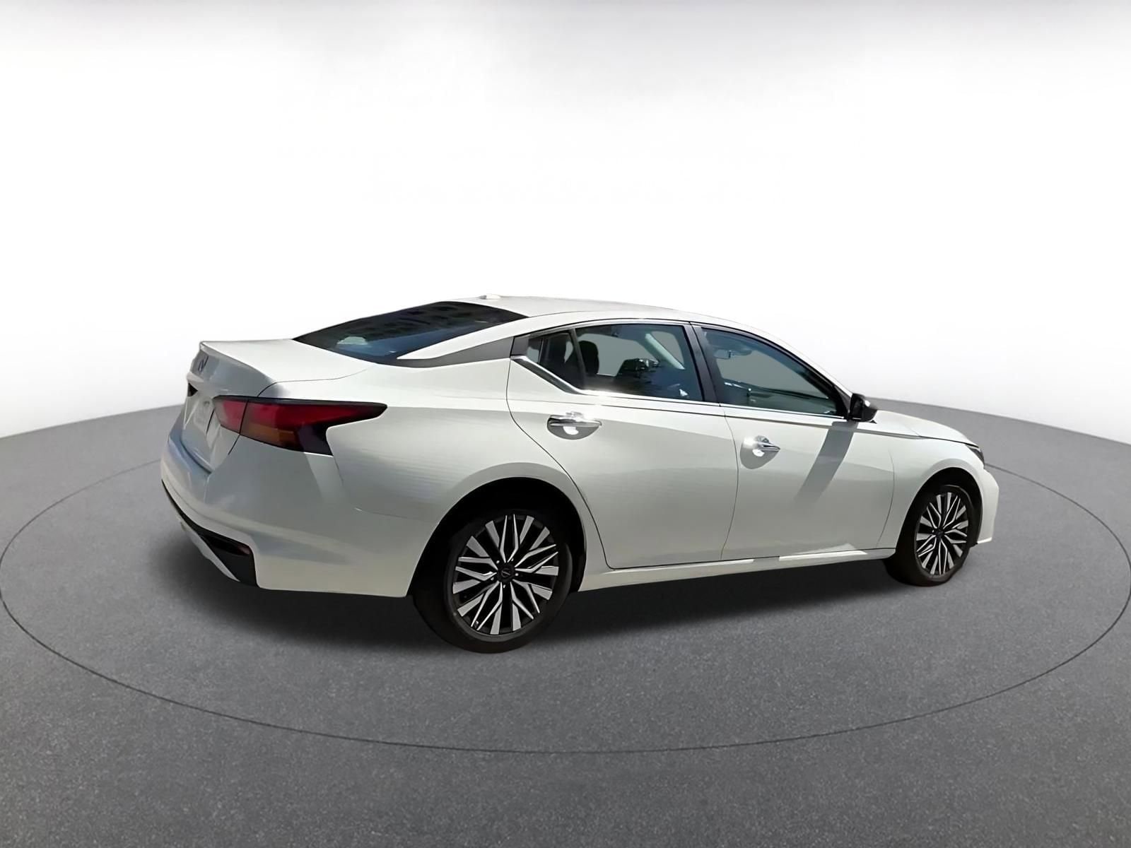 Thumbnail: 2025 Nissan Altima - 15