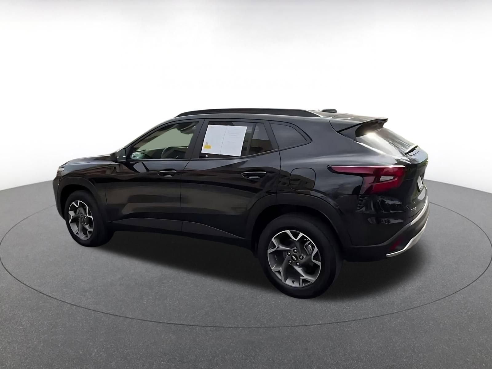 Thumbnail: 2025 Chevrolet Trax - 10