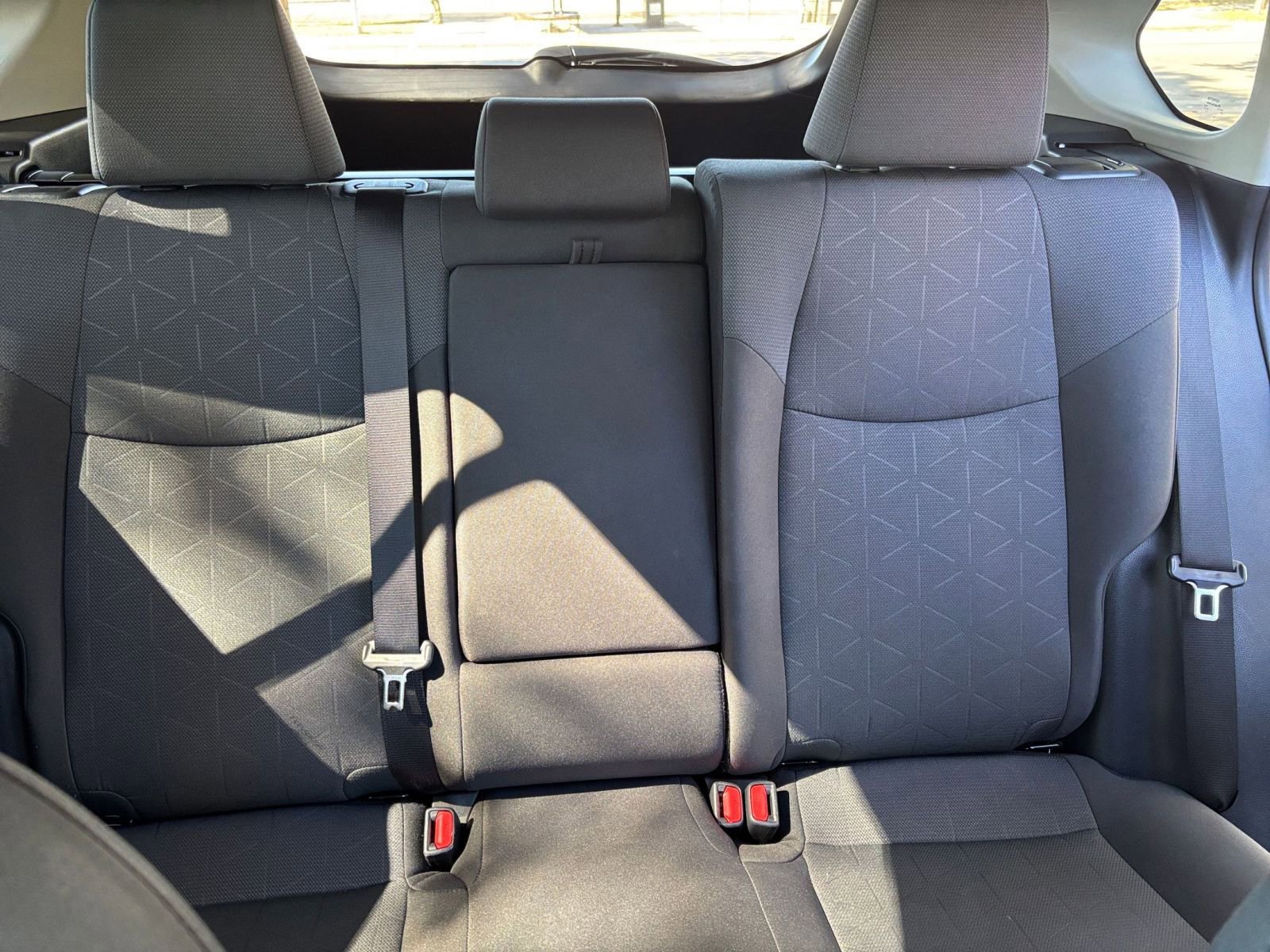 Thumbnail: 2025 Toyota RAV4 - 32