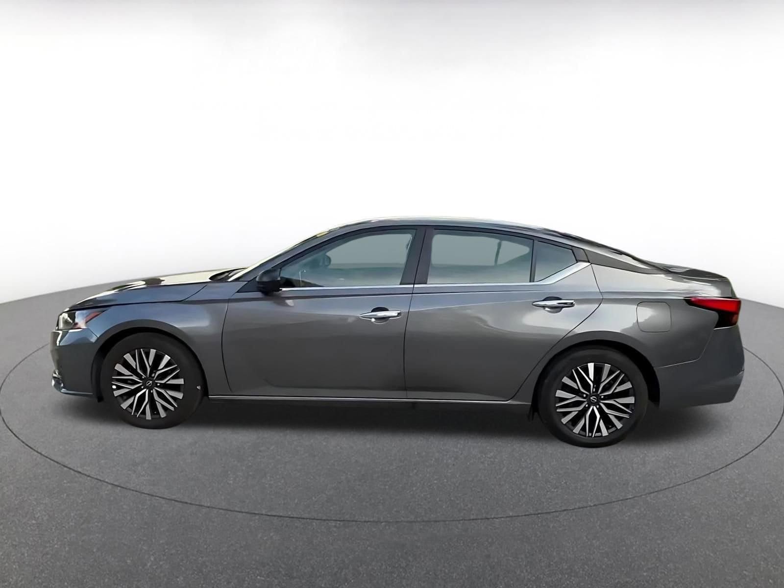Thumbnail: 2025 Nissan Altima - 8