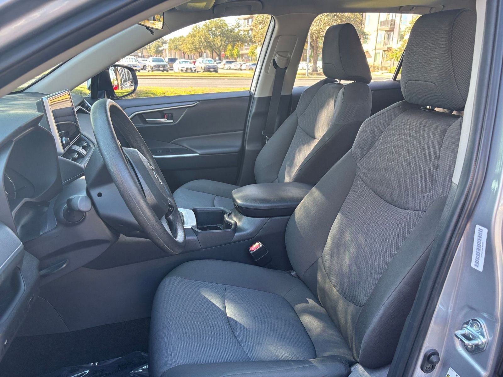 Thumbnail: 2025 Toyota RAV4 - 30