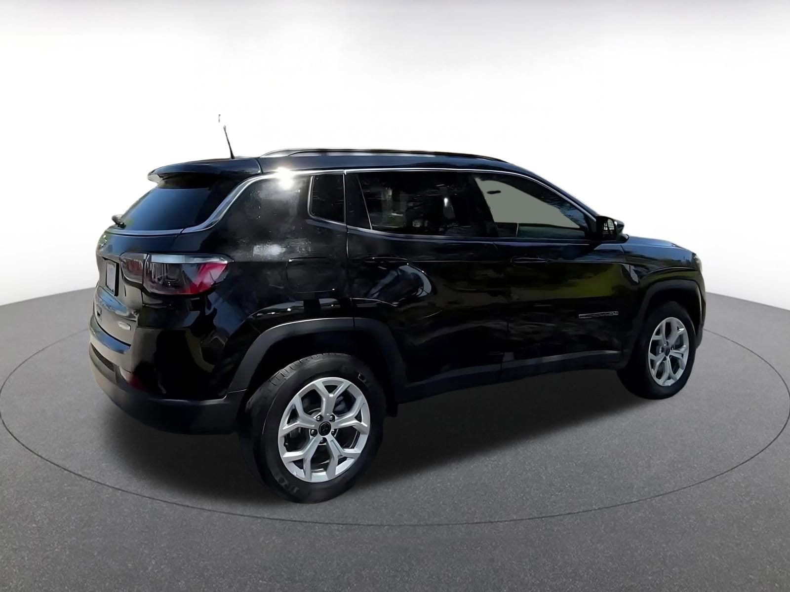 Thumbnail: 2025 Jeep Compass - 15