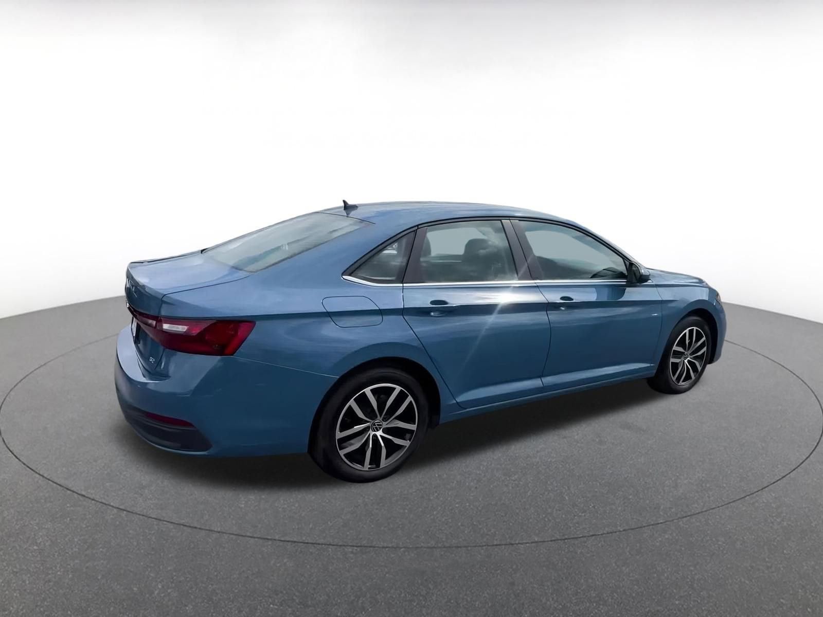 Thumbnail: 2025 Volkswagen Jetta - 15