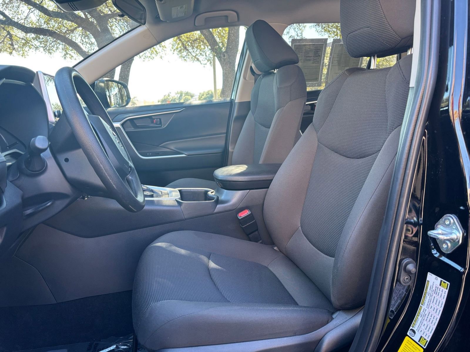 Thumbnail: 2025 Toyota RAV4 - 21