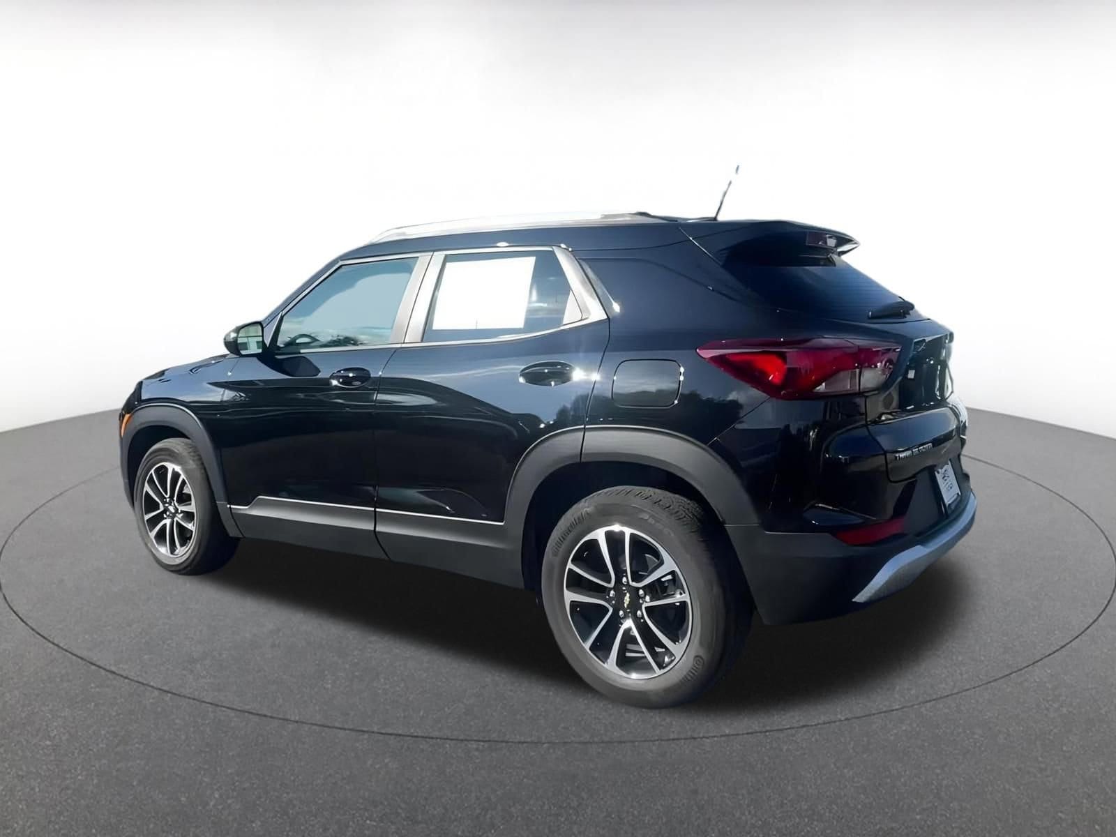 Thumbnail: 2025 Chevrolet TrailBlazer - 8