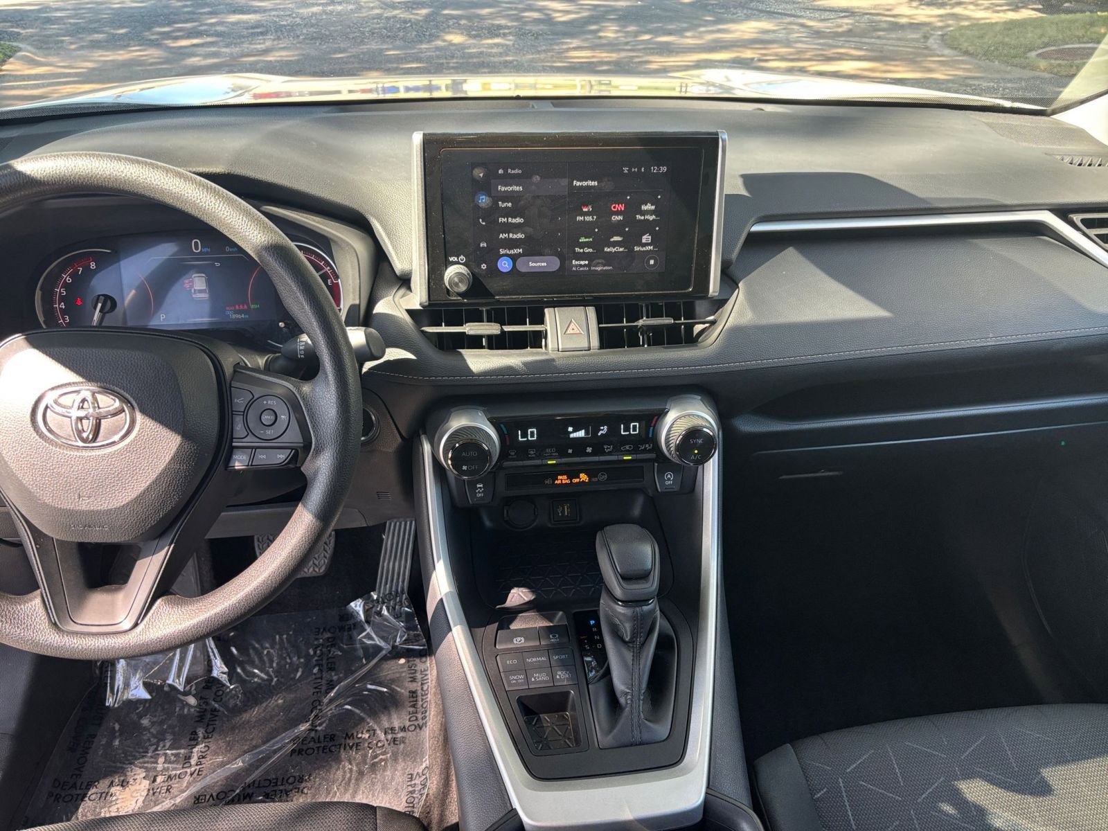 Thumbnail: 2025 Toyota RAV4 - 27