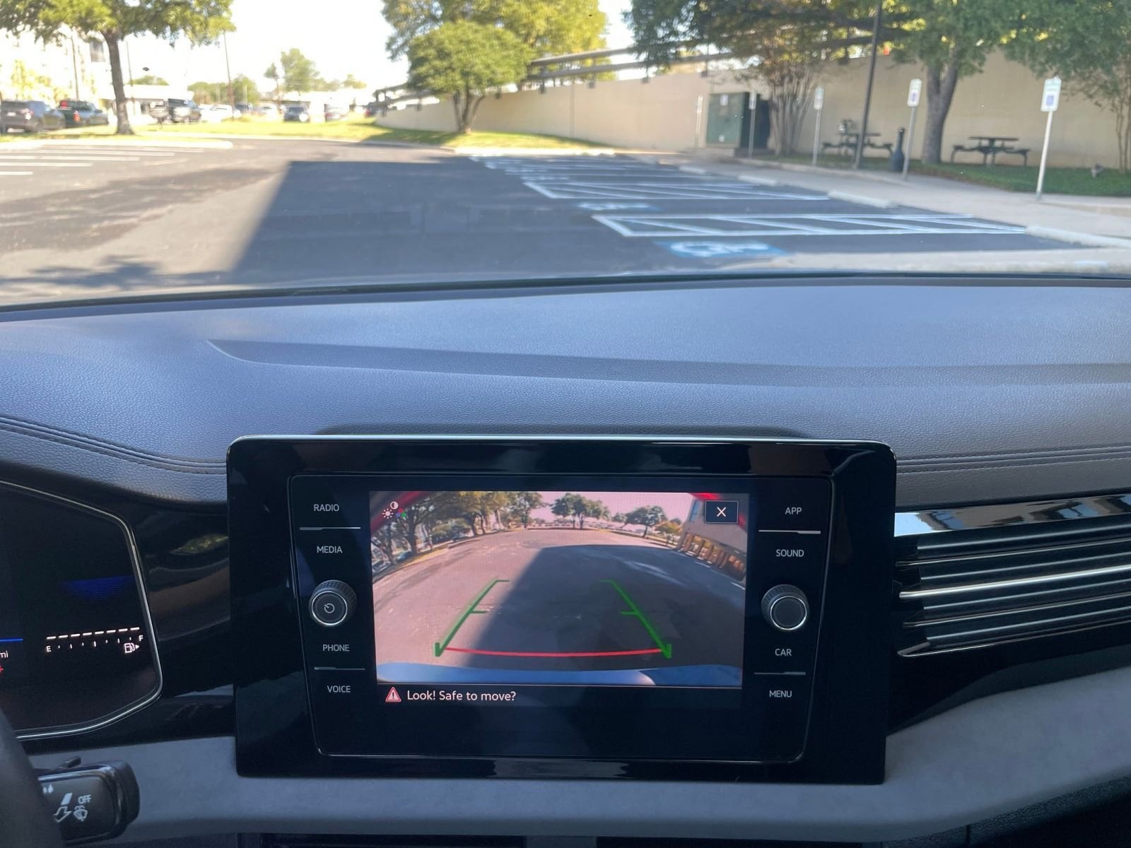 Thumbnail: 2025 Volkswagen Jetta - 17