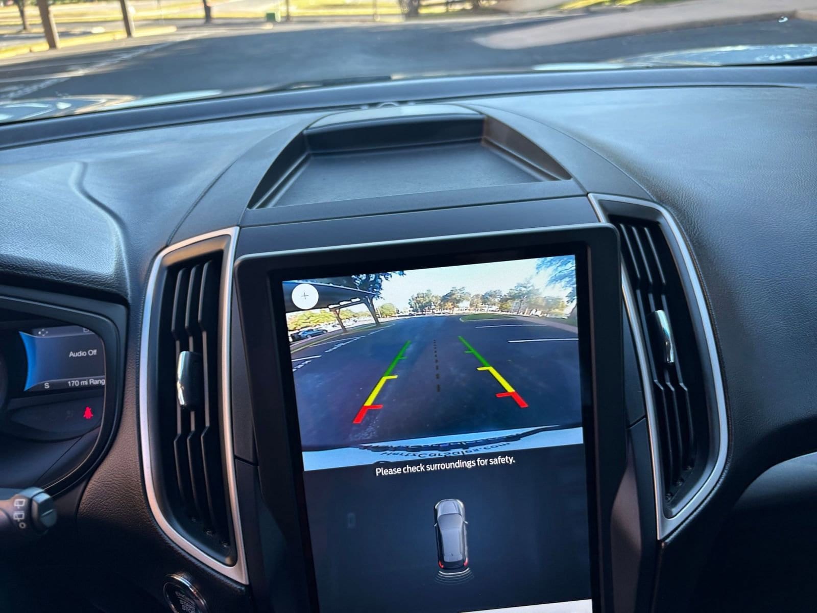 Thumbnail: 2023 Ford Edge - 17