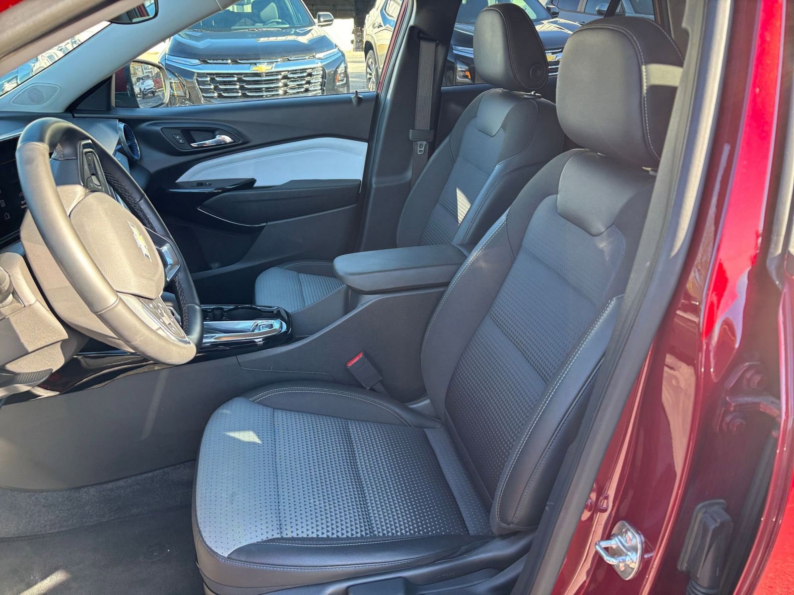 Thumbnail: 2025 Chevrolet Trax - 30