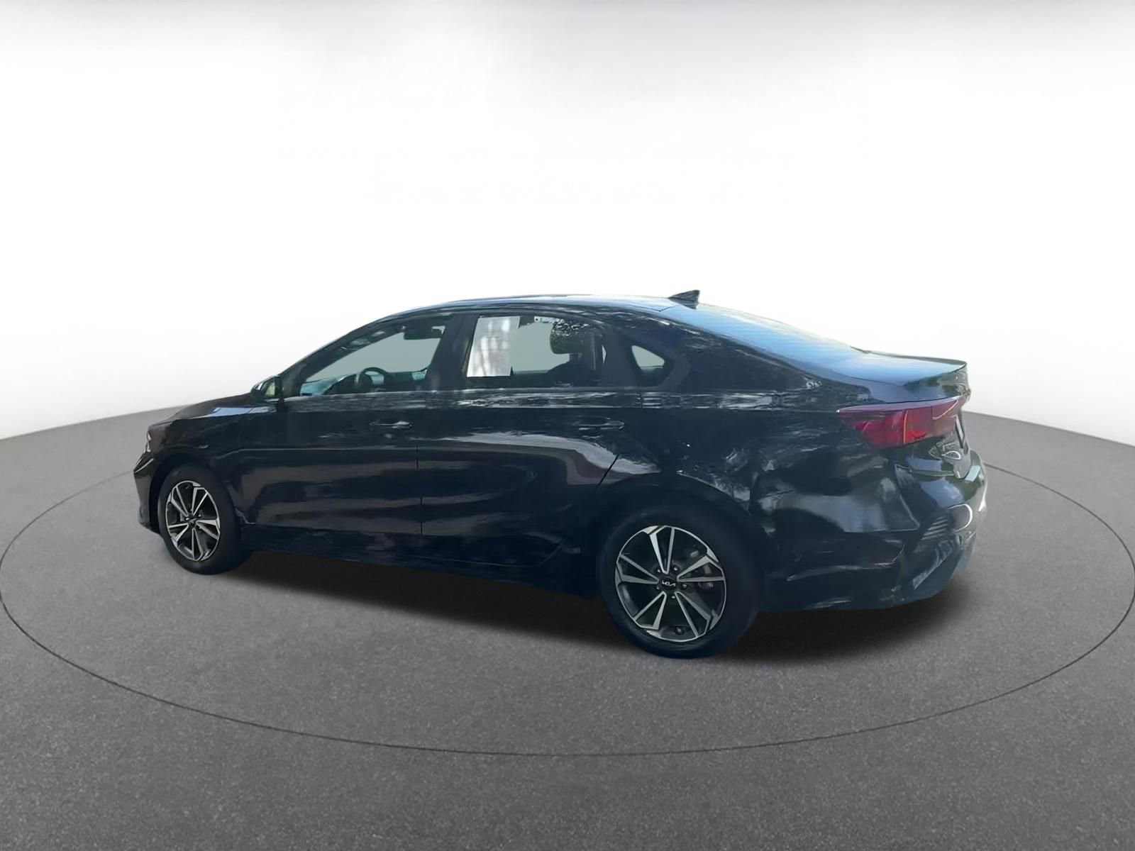 Thumbnail: 2023 Kia Forte - 10