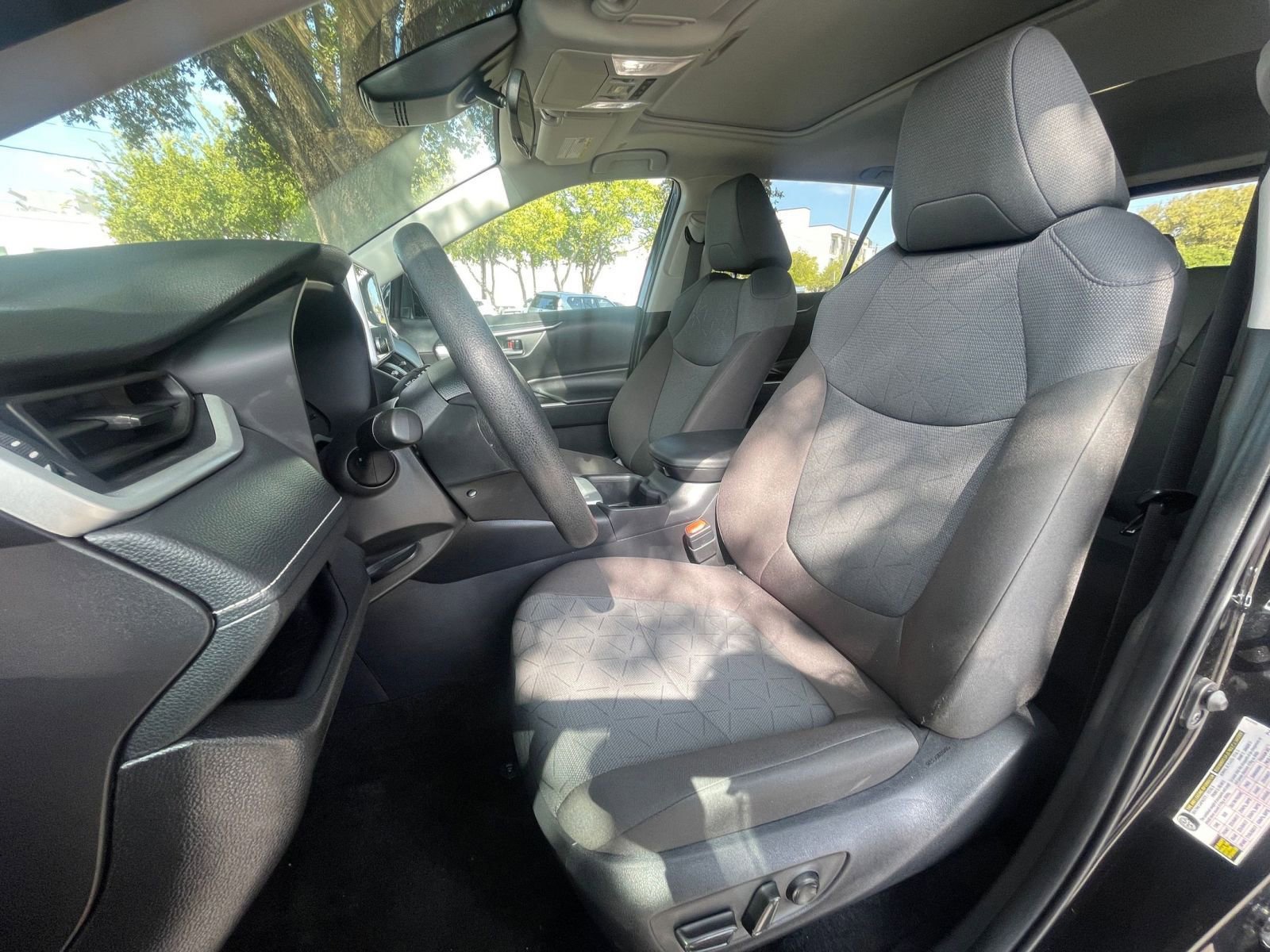 Thumbnail: 2025 Toyota RAV4 - 35