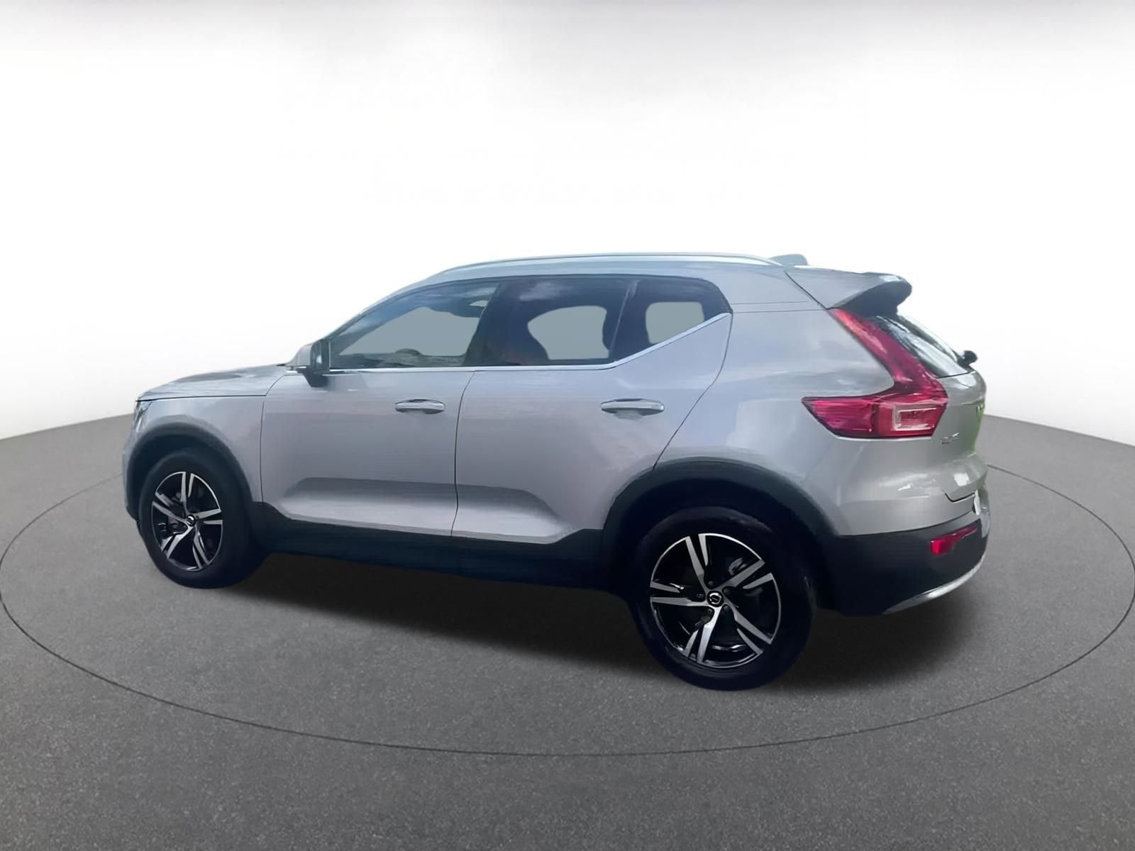 Thumbnail: 2024 Volvo XC40 - 8