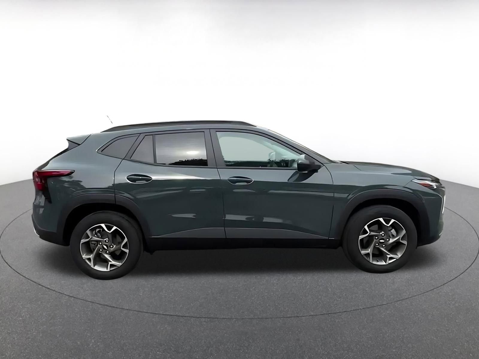 Thumbnail: 2025 Chevrolet Trax - 16