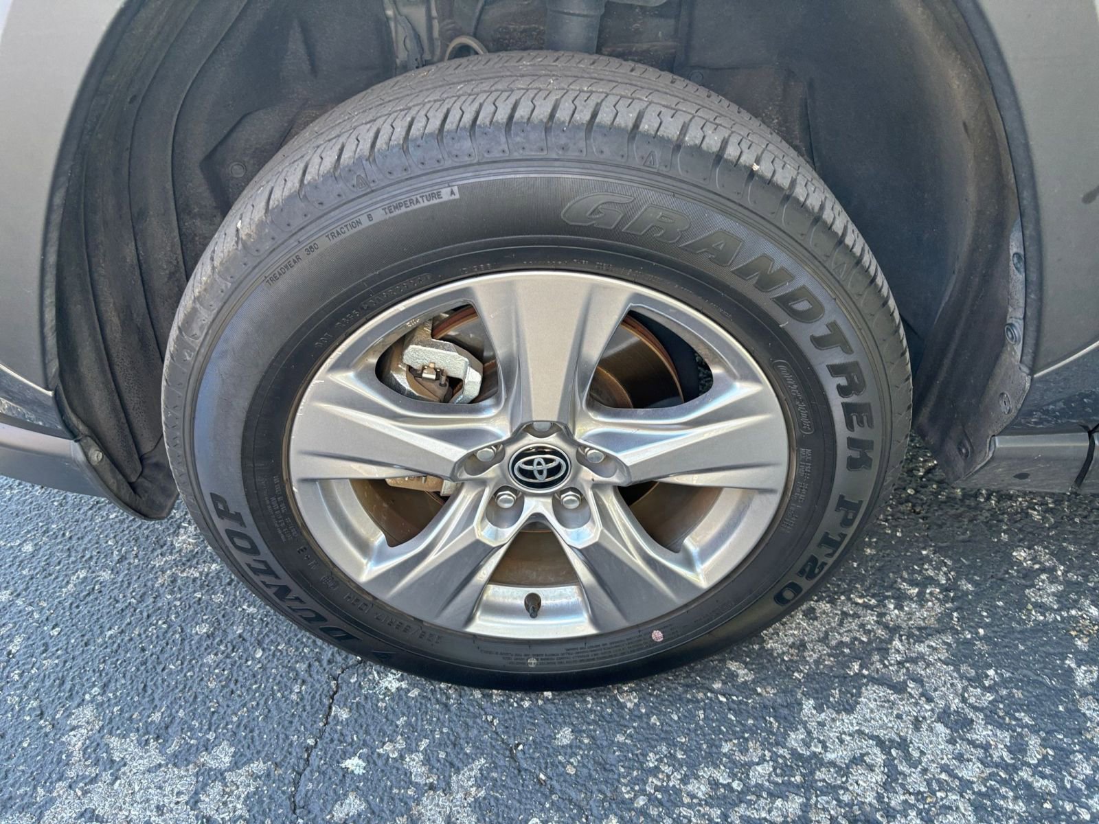 Thumbnail: 2025 Toyota RAV4 - 23