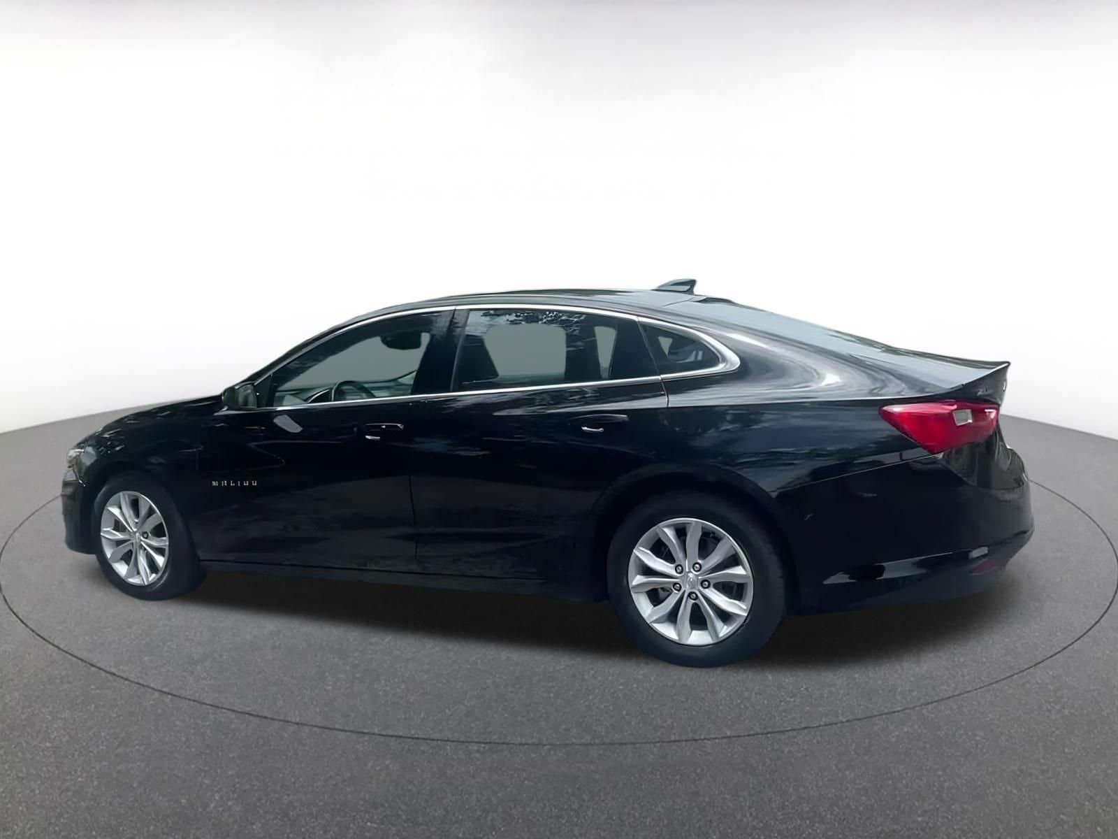 Thumbnail: 2024 Chevrolet Malibu - 8