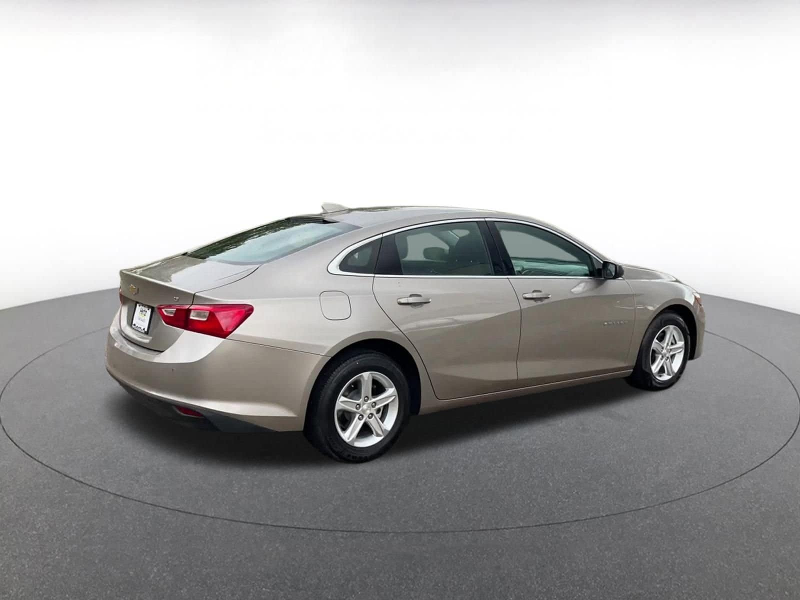 Thumbnail: 2024 Chevrolet Malibu - 15