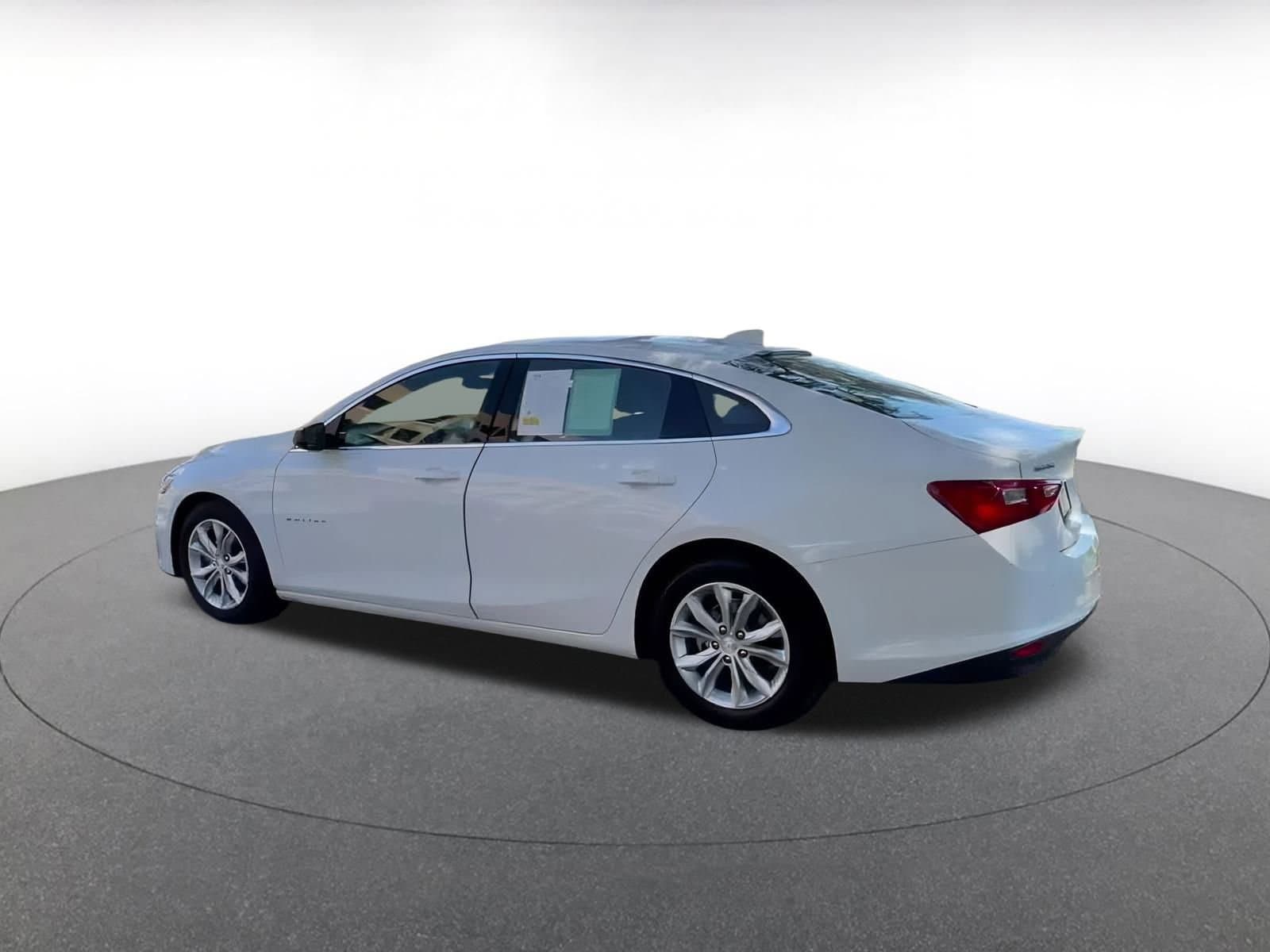 Thumbnail: 2024 Chevrolet Malibu - 10