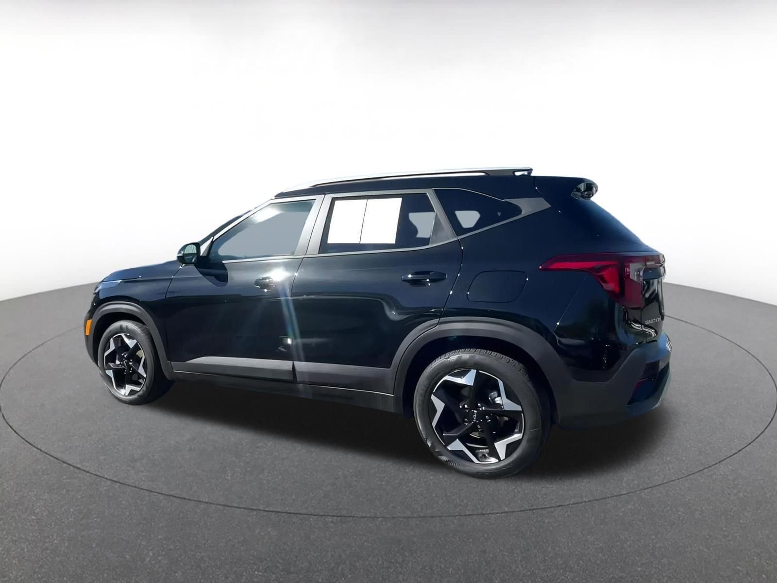 Thumbnail: 2025 Kia Seltos - 8