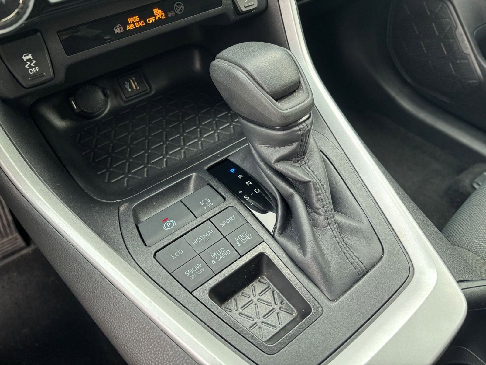 Thumbnail: 2025 Toyota RAV4 - 35