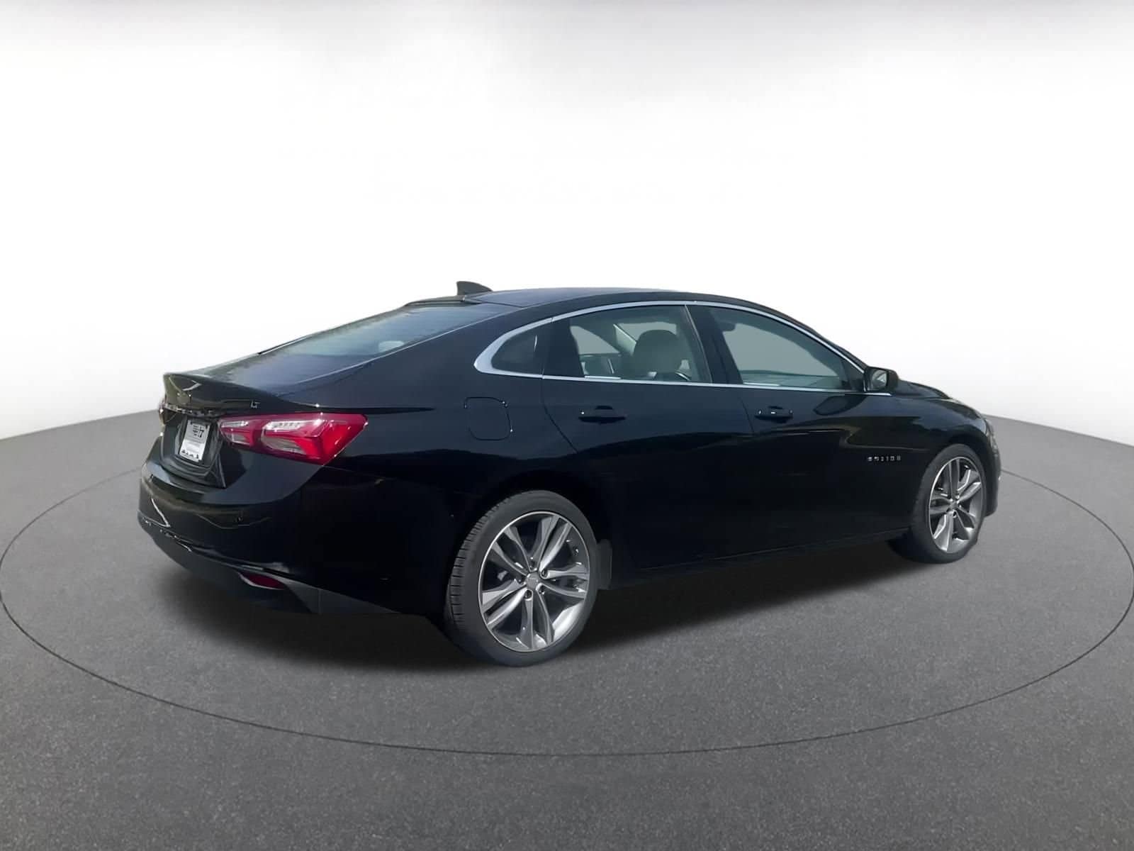 Thumbnail: 2024 Chevrolet Malibu - 12