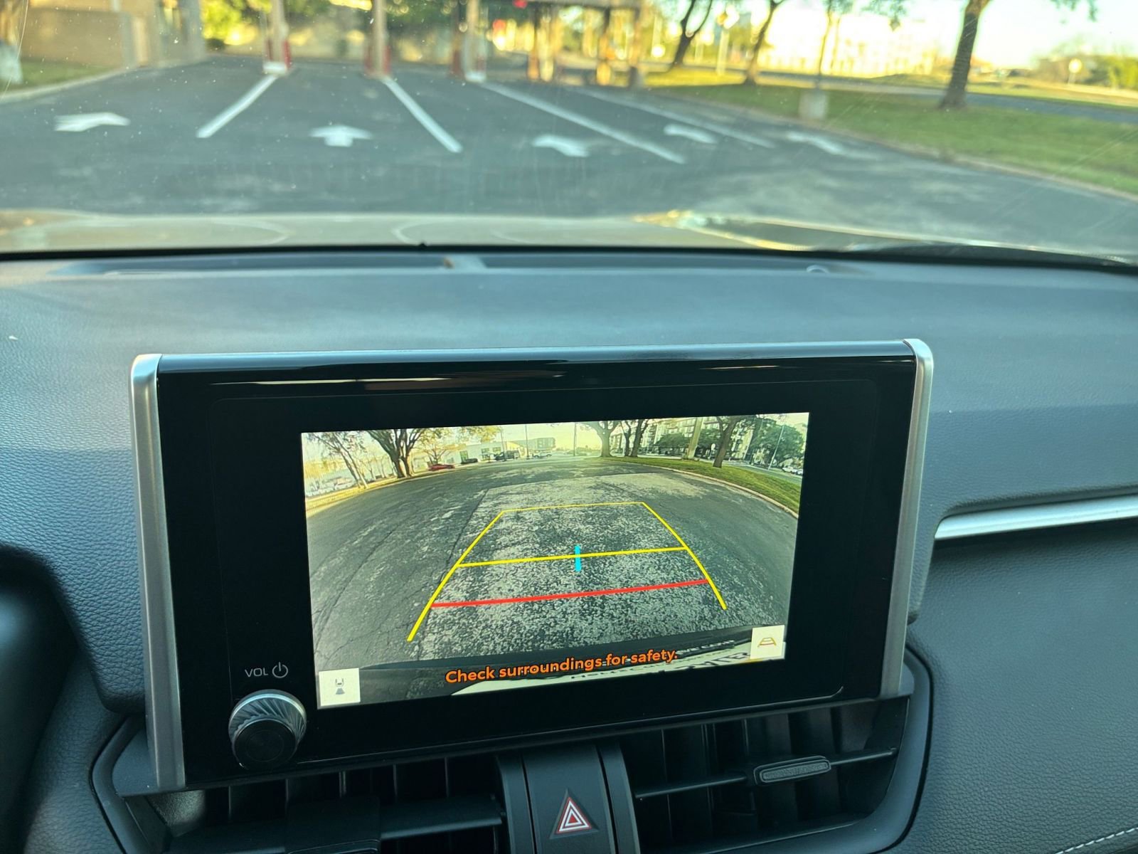 Thumbnail: 2025 Toyota RAV4 - 17