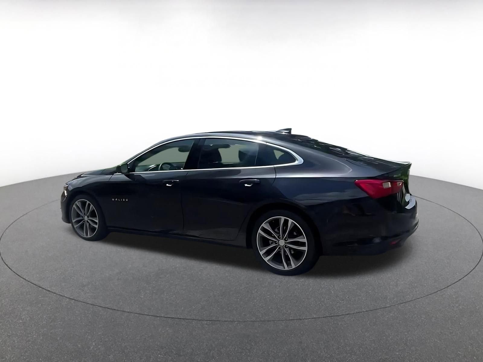 Thumbnail: 2023 Chevrolet Malibu - 8