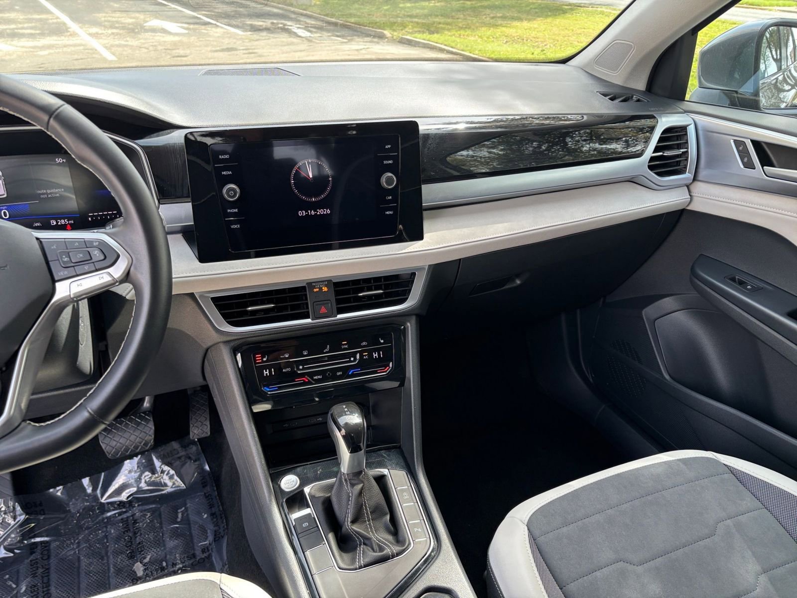 Thumbnail: 2025 Volkswagen Taos - 30