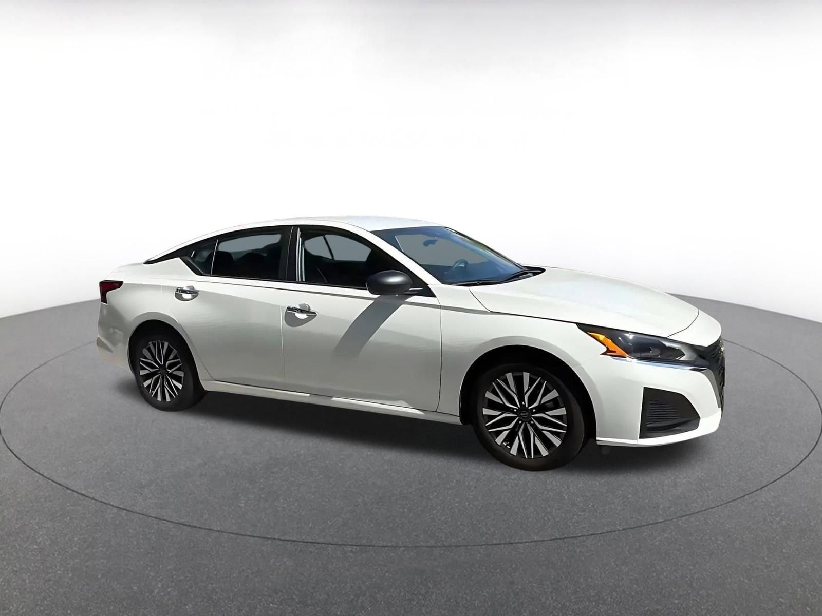 Thumbnail: 2025 Nissan Altima - 2