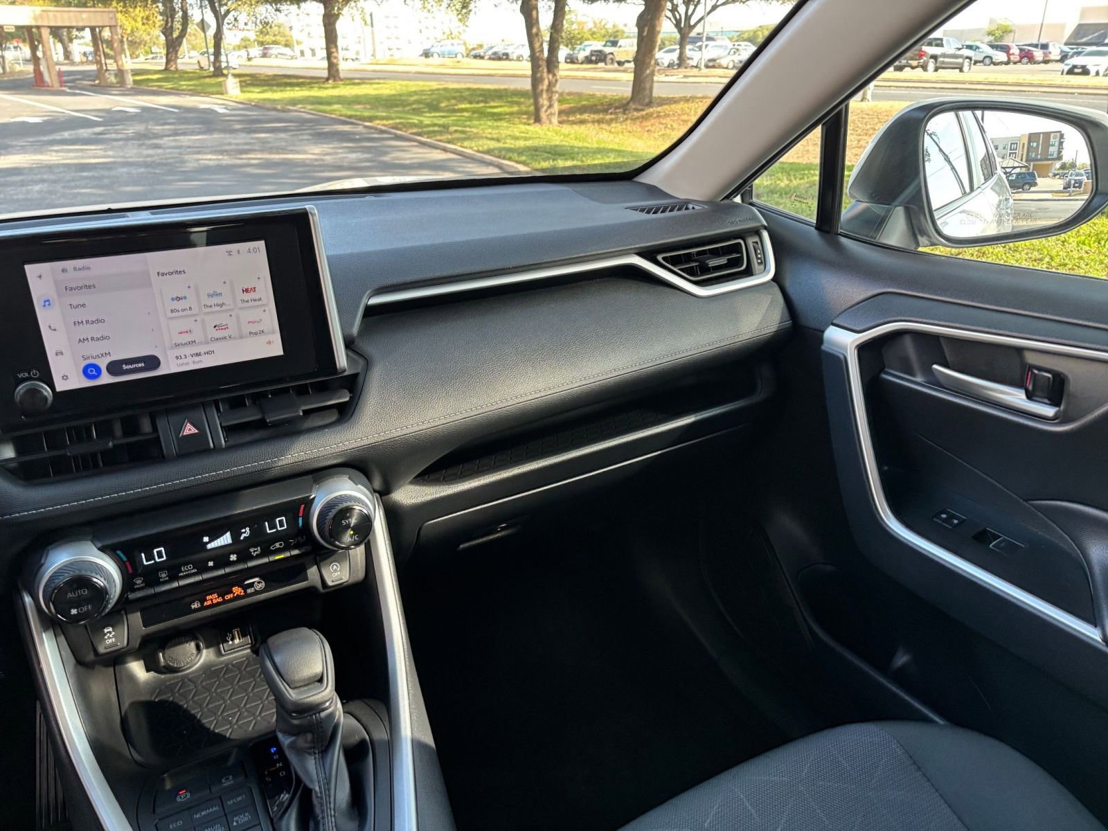 Thumbnail: 2025 Toyota RAV4 - 29