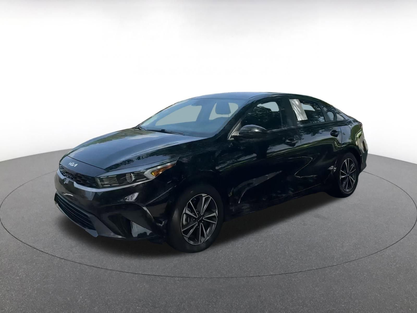 Thumbnail: 2023 Kia Forte - 6