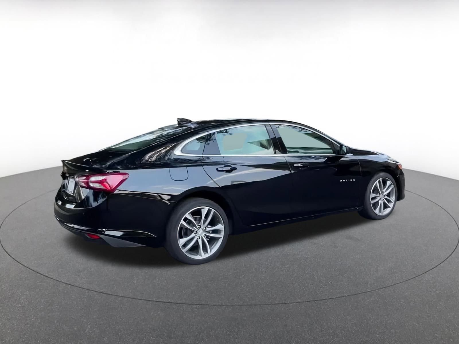 Thumbnail: 2024 Chevrolet Malibu - 15