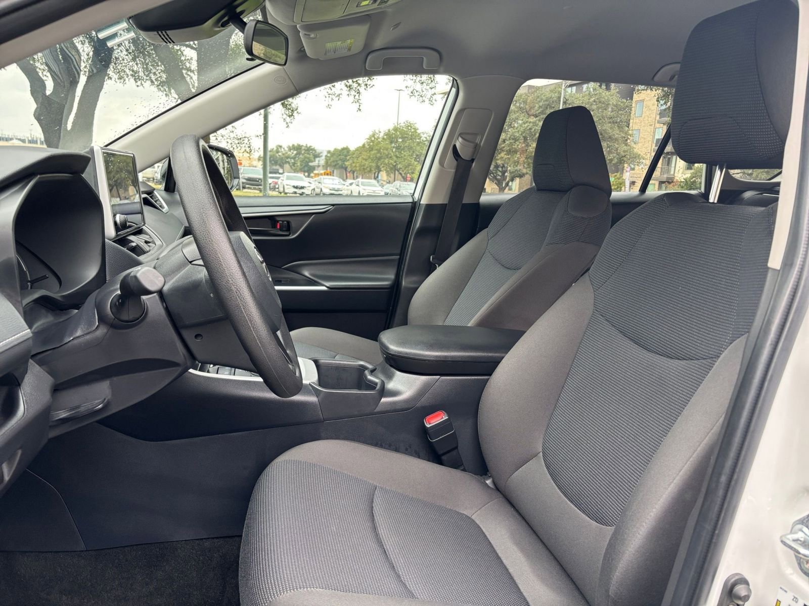 Thumbnail: 2025 Toyota RAV4 - 21