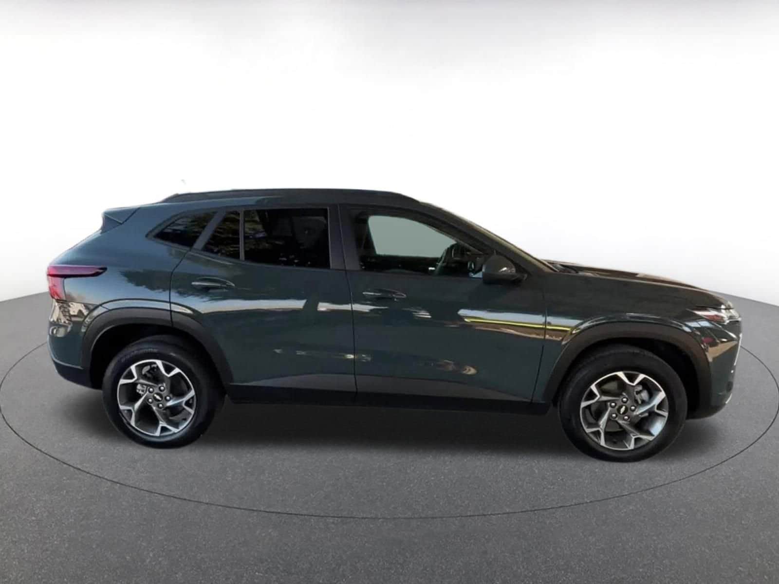 Thumbnail: 2025 Chevrolet Trax - 16