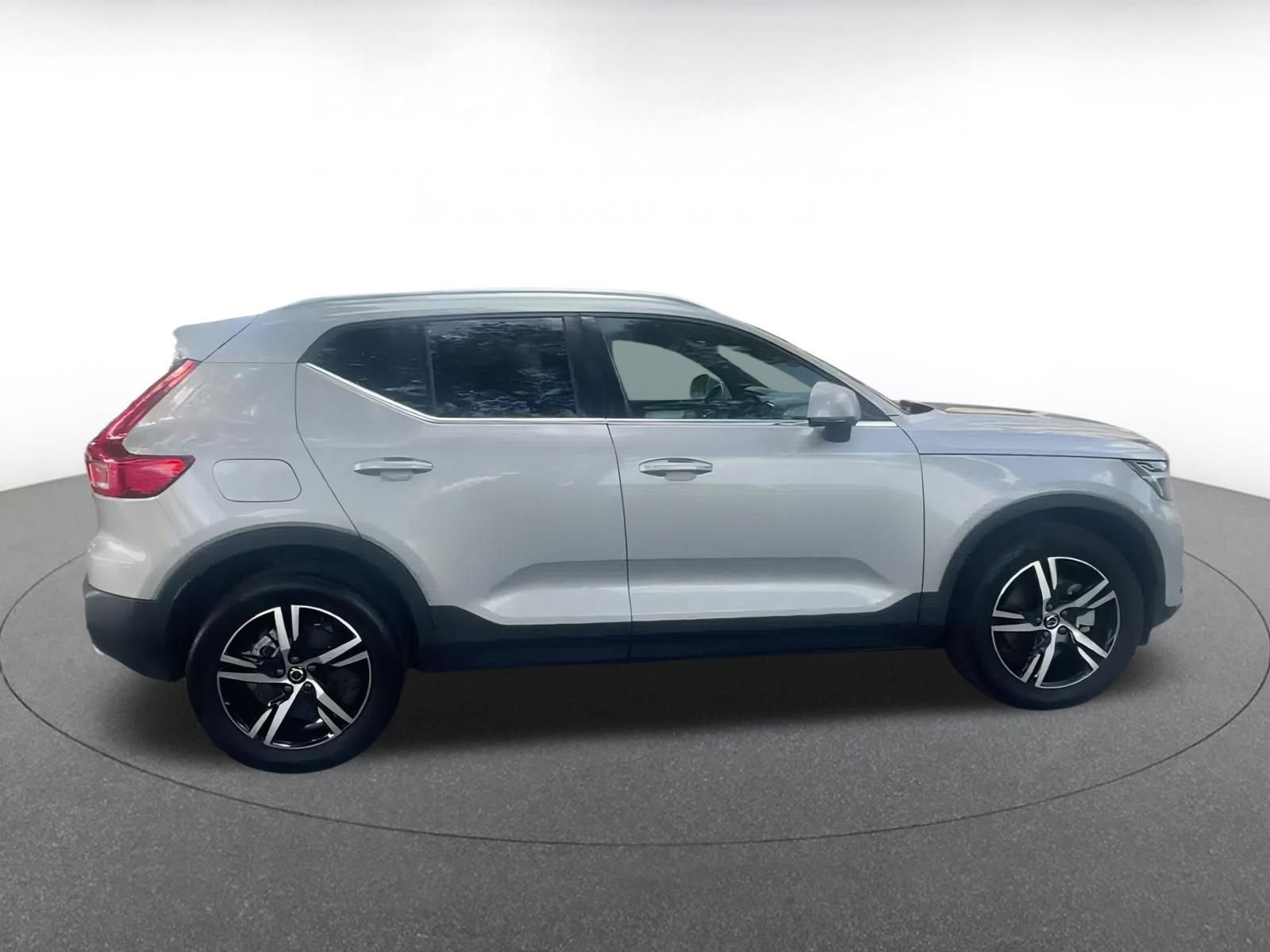 Thumbnail: 2024 Volvo XC40 - 16