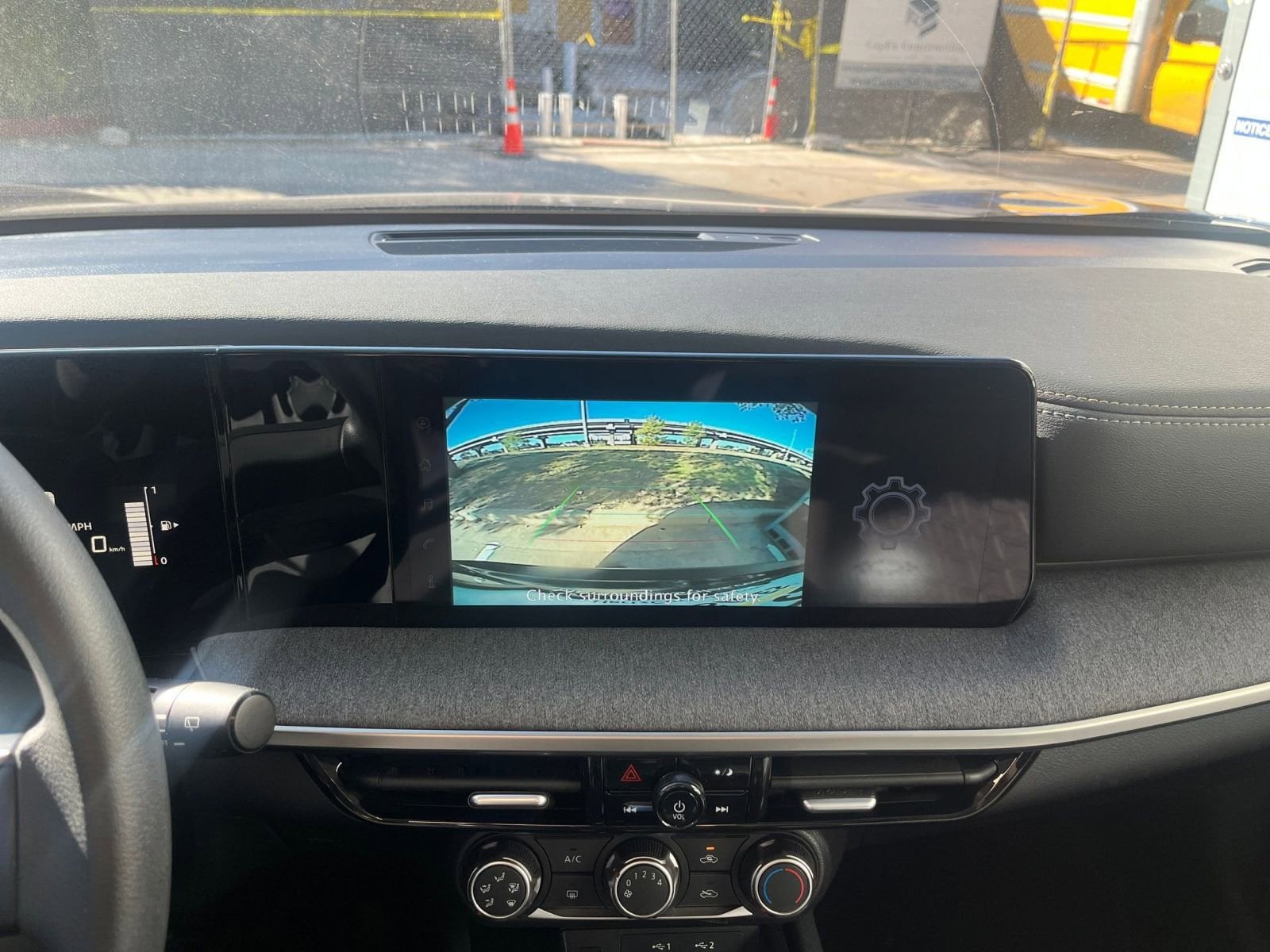 Thumbnail: 2025 Nissan Kicks - 18