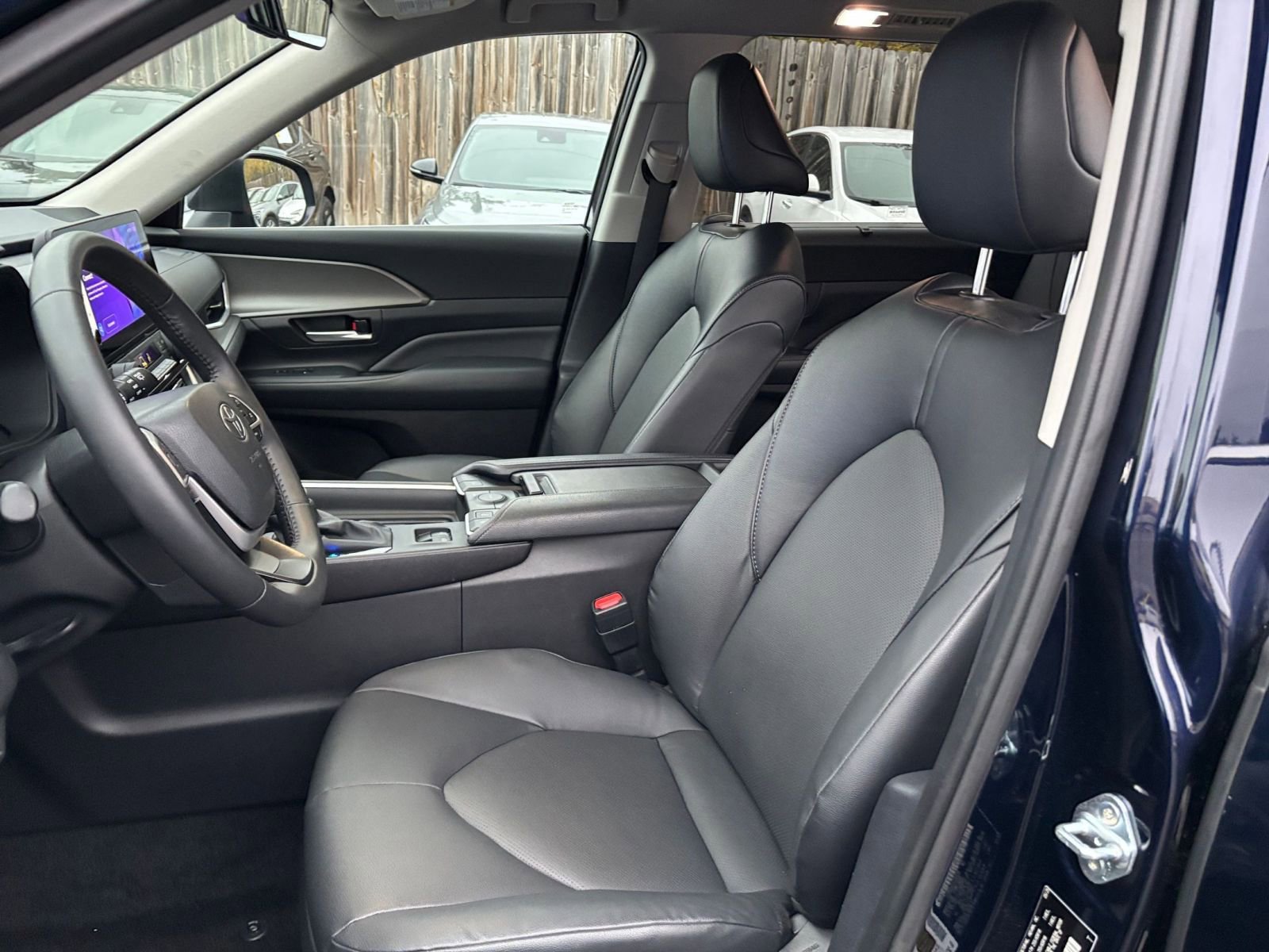 Thumbnail: 2025 Toyota Grand Highlander - 32